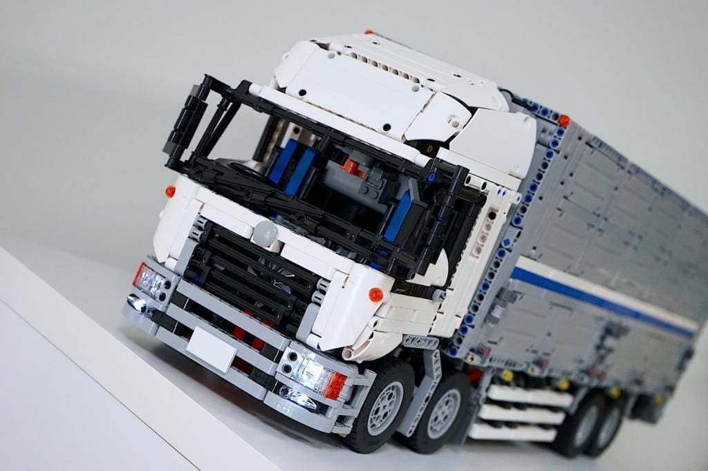 Remote Controlled Cargo Truck 4380pcs