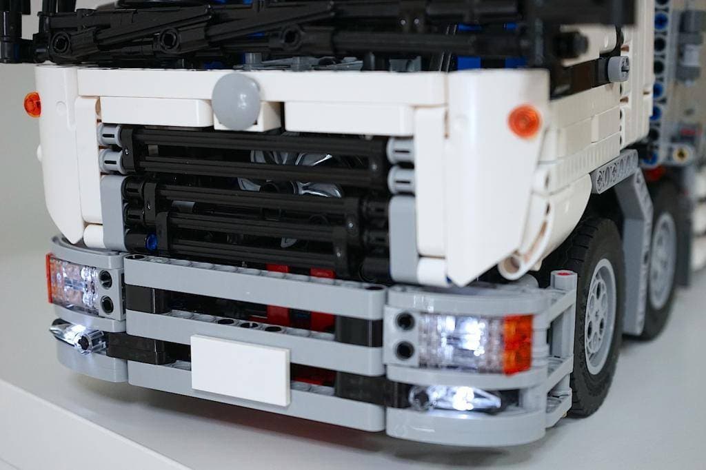 Remote Controlled Cargo Truck 4380pcs