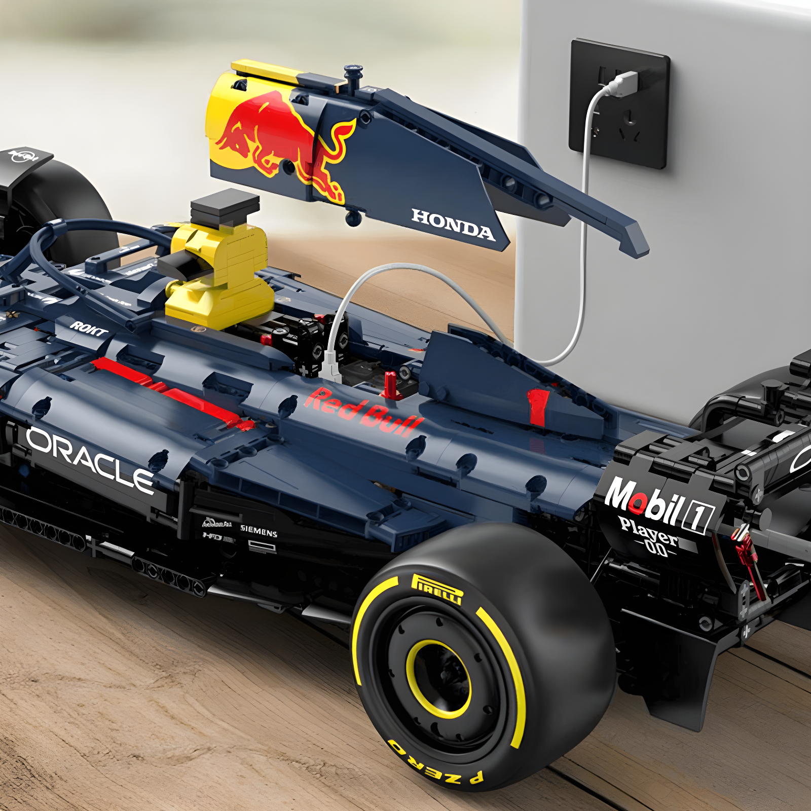 The Ultimate Oracle Red Bull Racing 2463pcs