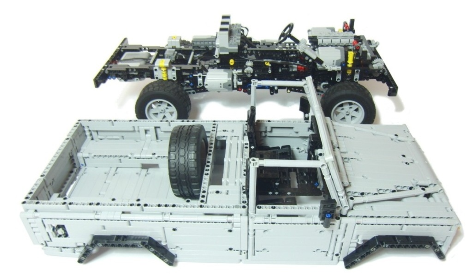 Remote Controlled SUV 3438pcs